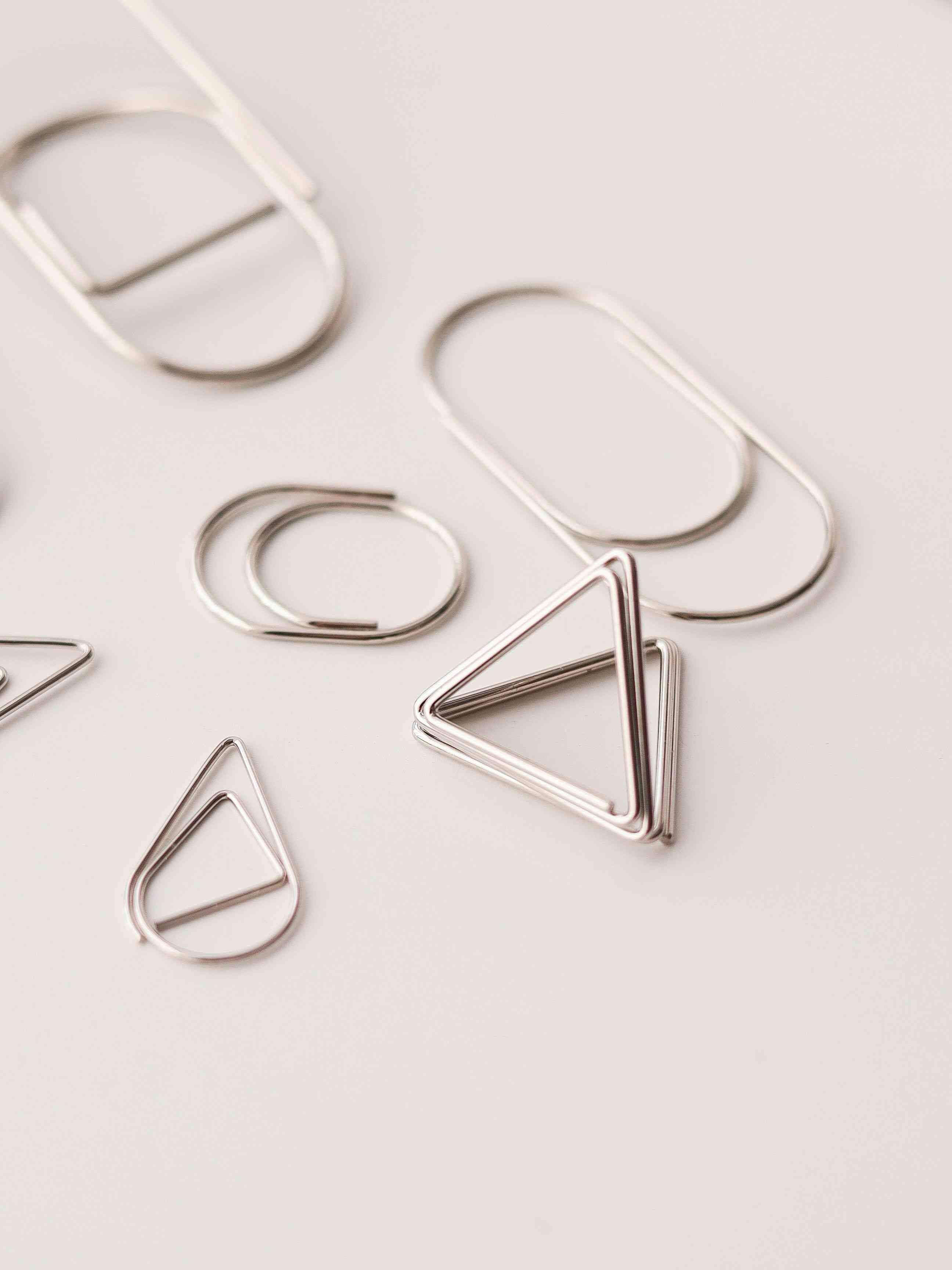 Paper Clip Metal Pen Holder - Image 3